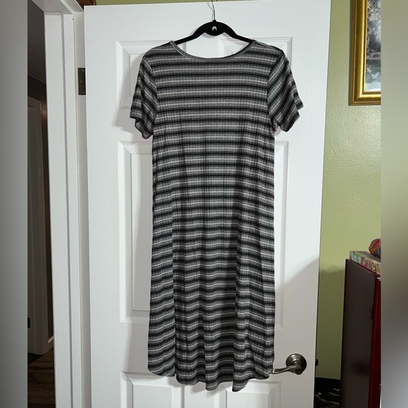 Lularoe Carly dress - Picture 2 of 6